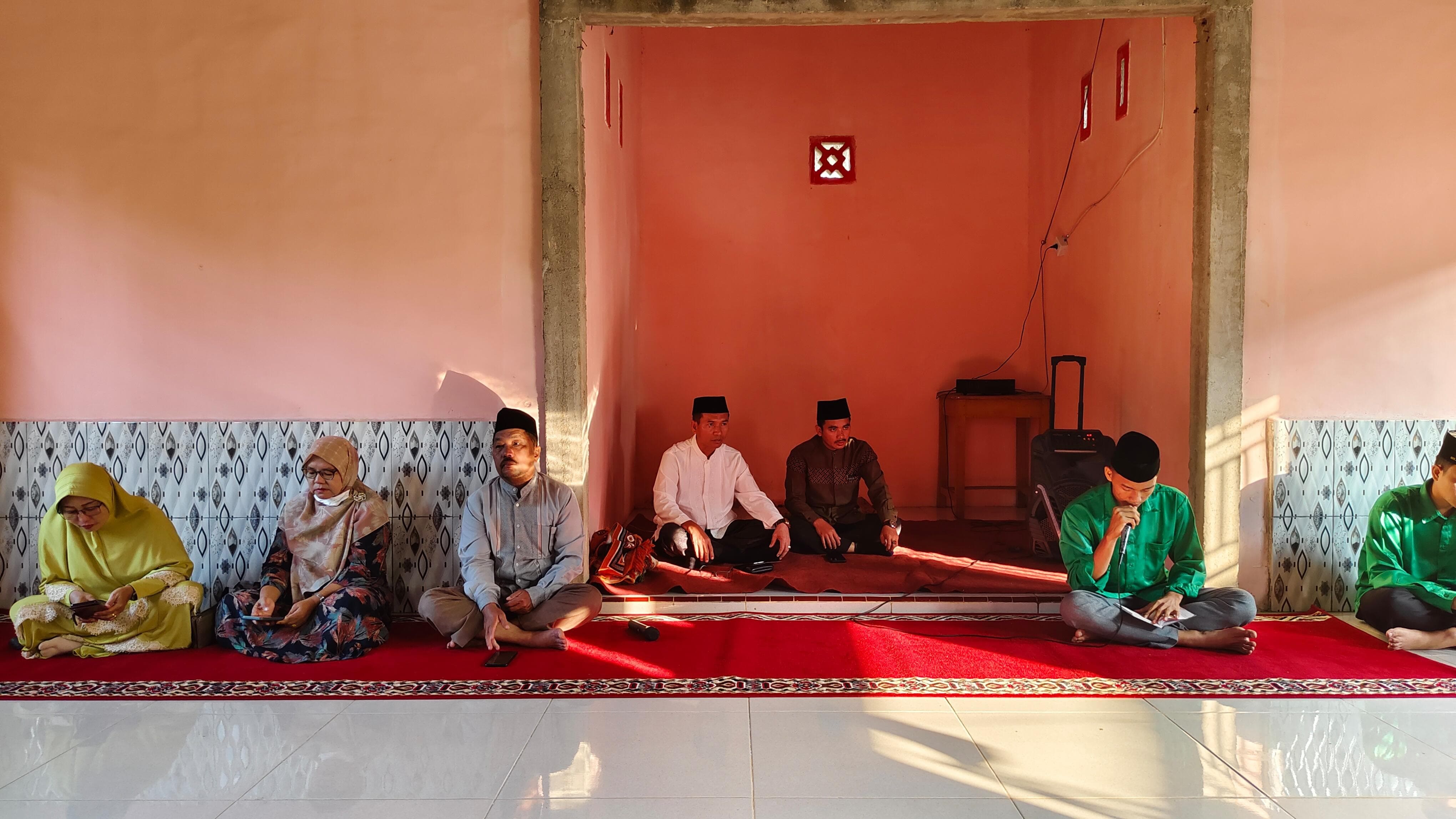 Yasinan Jum'at Pagi Menjadi Agenda Rutin Bagi Siswa MAN 2 SAROLANGUN.